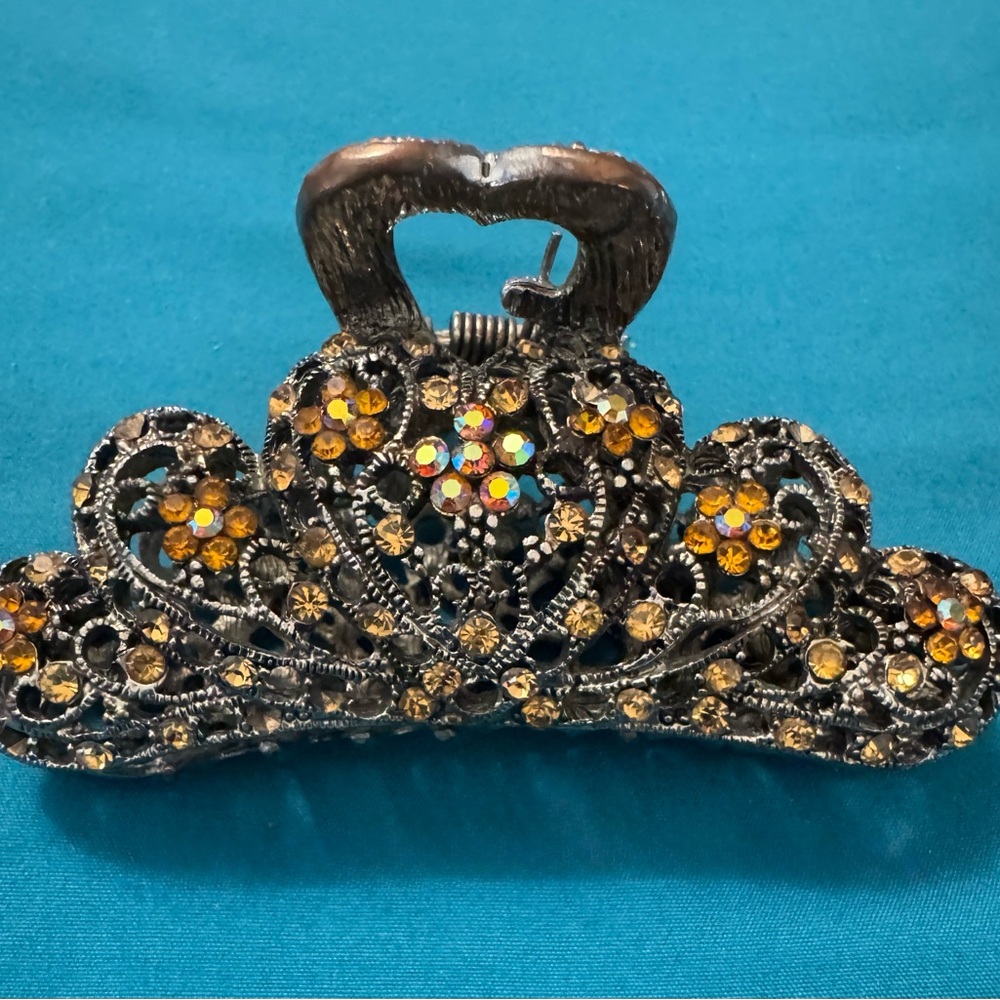 Silver and Gold Hair Claw Set
*6 for $20 - Picture 3 of 7